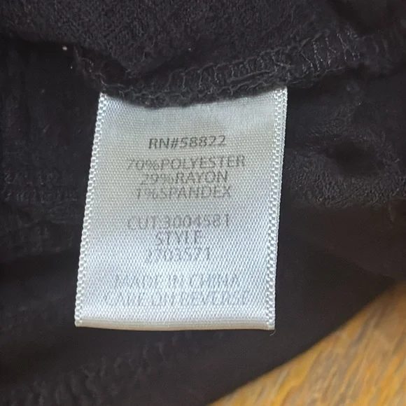 Max studuo V neck top - Picture 6 of 8